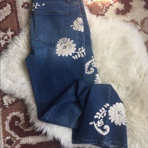 Boho embroidered jeans!